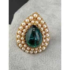 Vintage  KJL Ring Nolita Pearl Gold Tone Green Signed Size 9